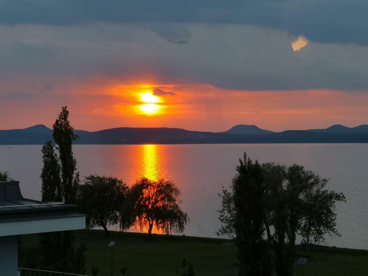 Silver Gray Appartment Balatonlelle Zewnętrze zdjęcie
